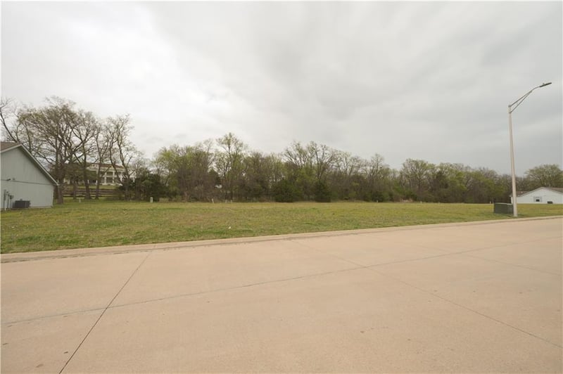 102 John St, Coffeyville, KS 67337