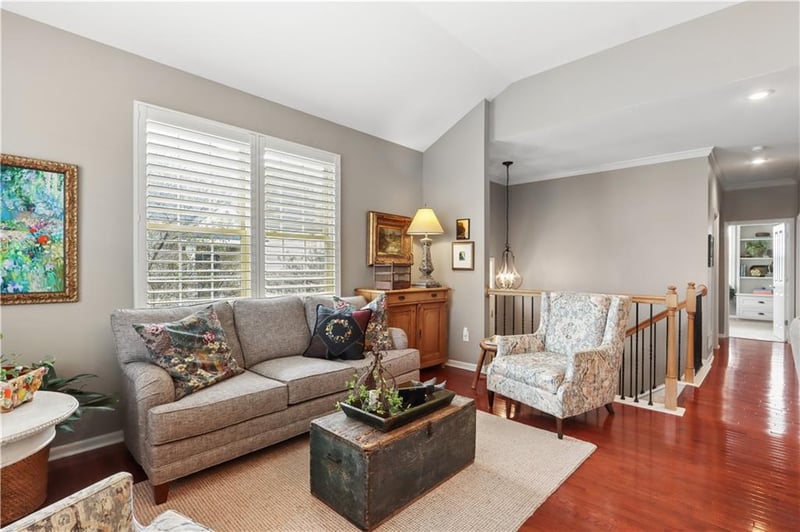 15816 Robinson St, Overland Park, KS 66223