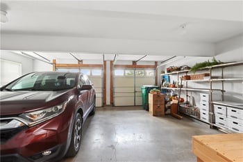 15816 Robinson St, Overland Park, KS 66223