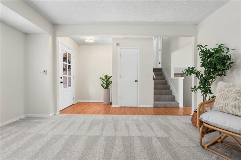 12605 Locust St, Olathe, KS 66062