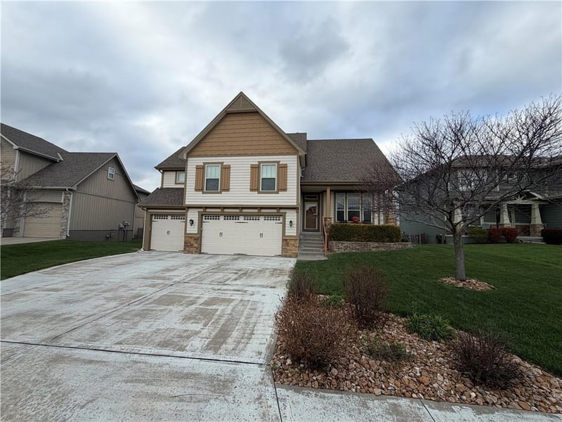 1316 107th St, Kansas City, MO 64155