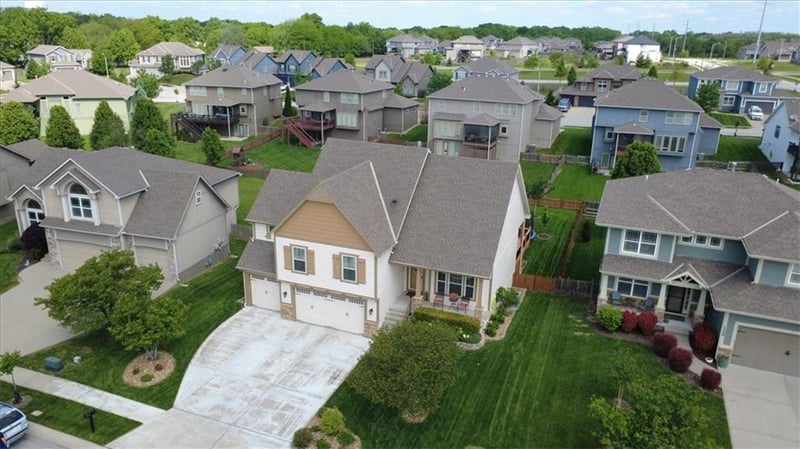 1316 NE 107th St, Kansas City, MO 64155