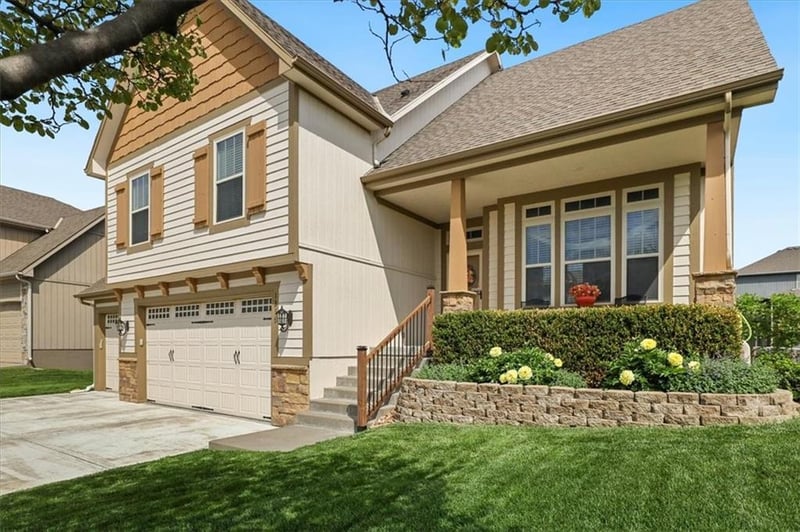 1316 NE 107th St, Kansas City, MO 64155