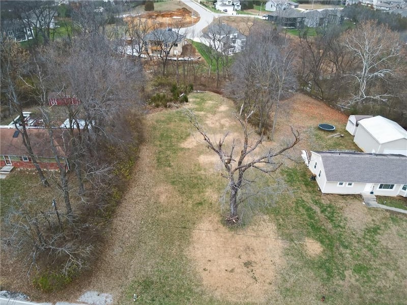 4924 Linden Rd, Kansas City, MO 64151