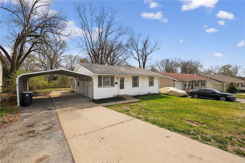 5130 Palmer St, Kansas City, MO 64129