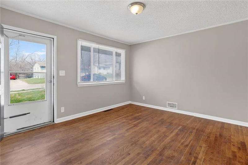 5130 Palmer St, Kansas City, MO 64129