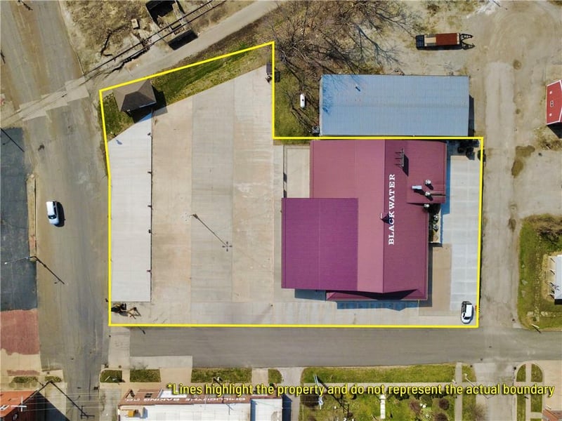 612 1st St, Chillicothe, MO 64601
