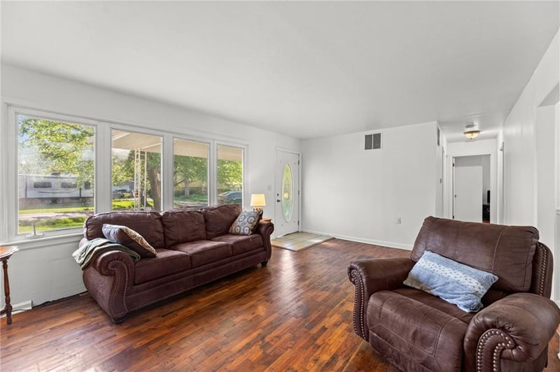 401 Madison St, Spring Hill, KS 66083