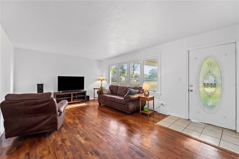401 Madison St, Spring Hill, KS 66083