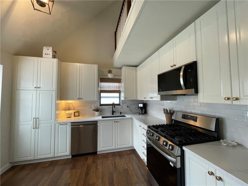 13908 Brookwood Ct, Olathe, KS 66062
