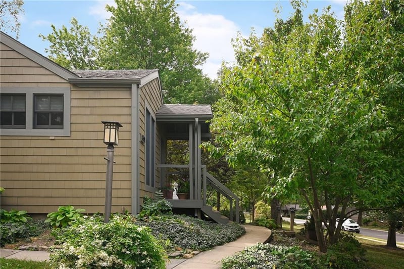 8501 Riley St, Overland Park, KS 66204