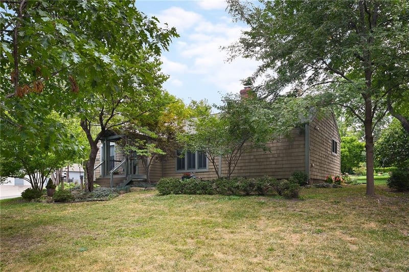 8501 Riley St, Overland Park, KS 66204