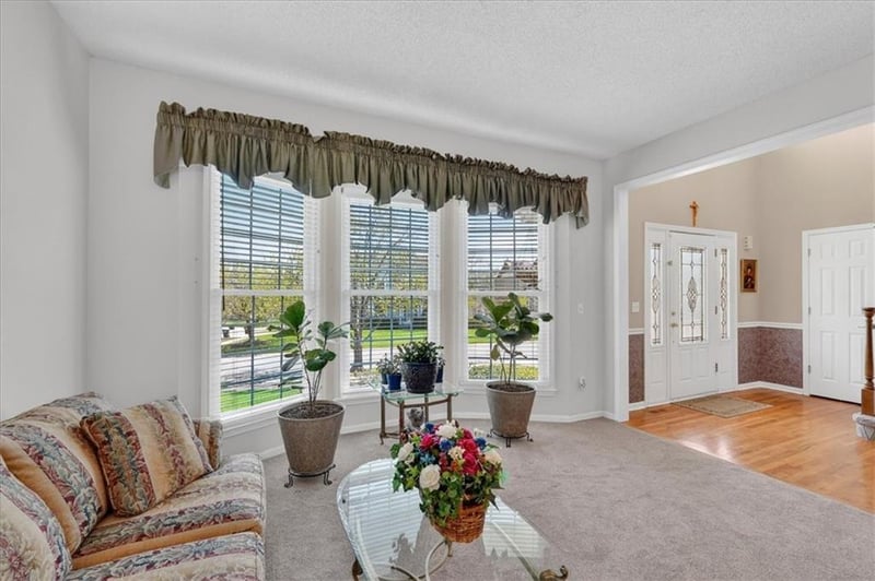 13162 England St, Overland Park, KS 66213