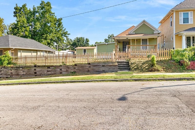 6225 10th And 6227 St, Kansas City, MO 64126