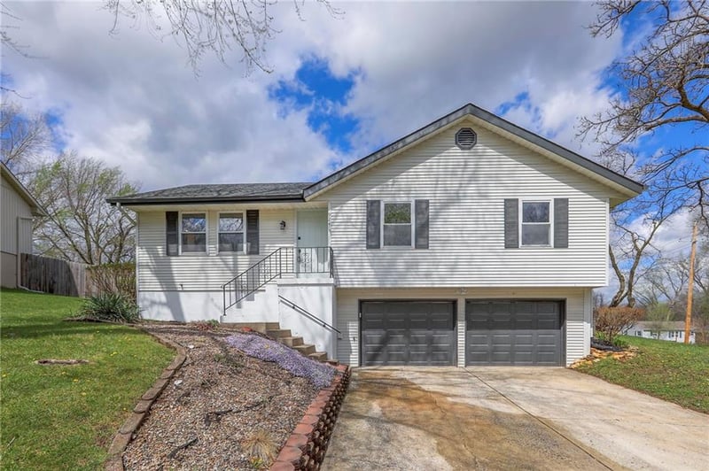 924 Shilo Ct, Liberty, MO 64068