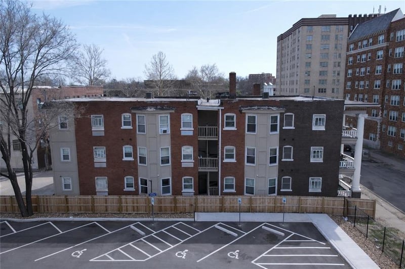3433 Central St, Kansas City, MO 64111