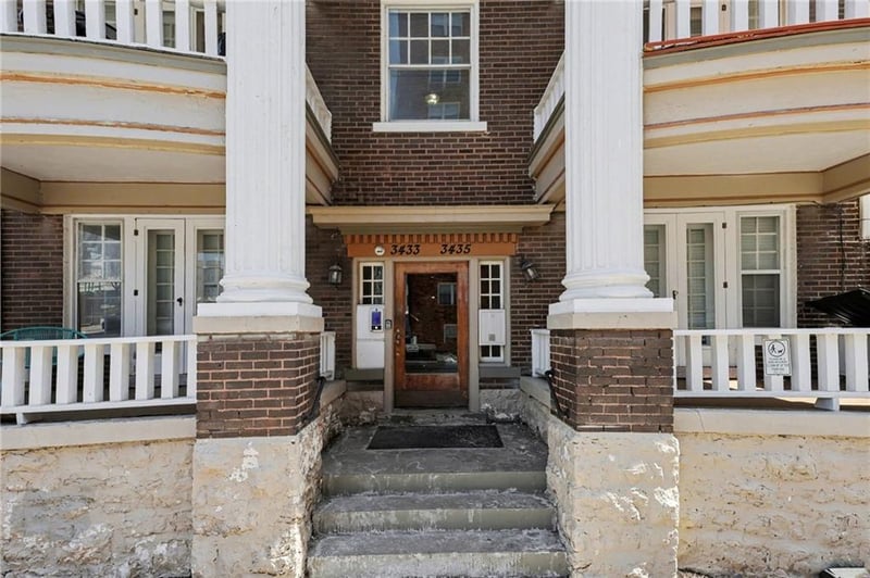 3433 Central St, Kansas City, MO 64111