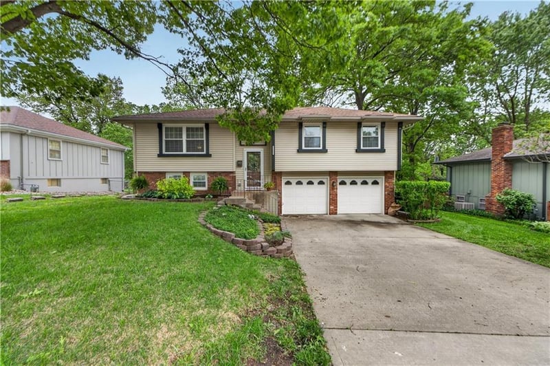 9707 56th Ter, Merriam, KS 66203