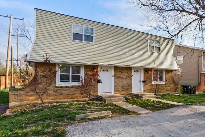 212 Oak Dr, Belton, MO 64012