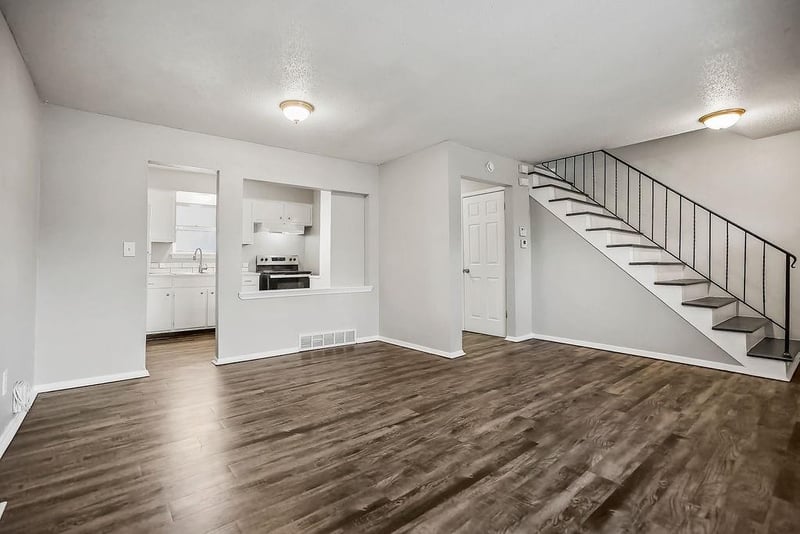 212 Oak Dr, Belton, MO 64012