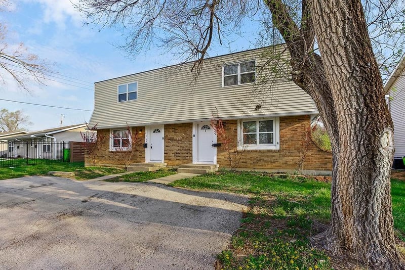 212 Oak Dr, Belton, MO 64012