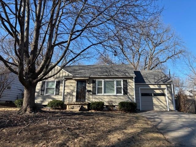 7824 Juniper St, Prairie Village, KS 66208