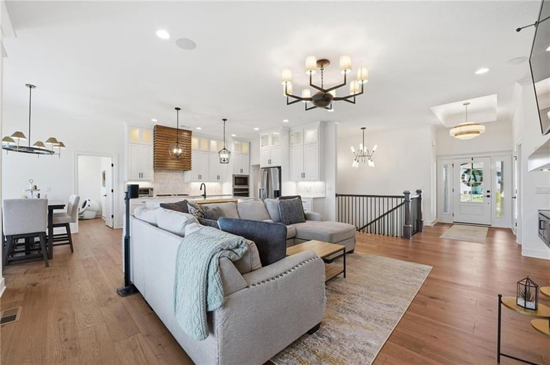 4209 Hideaway Dr, Lee's Summit, MO 64064