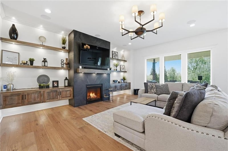 4209 Hideaway Dr, Lee's Summit, MO 64064