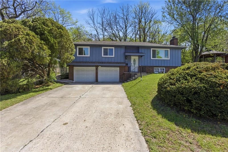 1619 Woodland Blvd, Kansas City, KS 66106