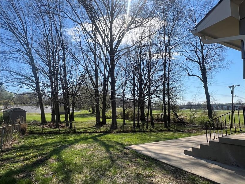 4729 Overton Ave, Kansas City, MO 64133