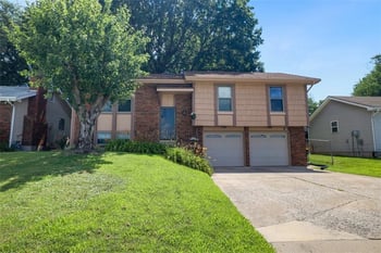 4605 N Brooklyn Ave, Kansas City, MO 64116