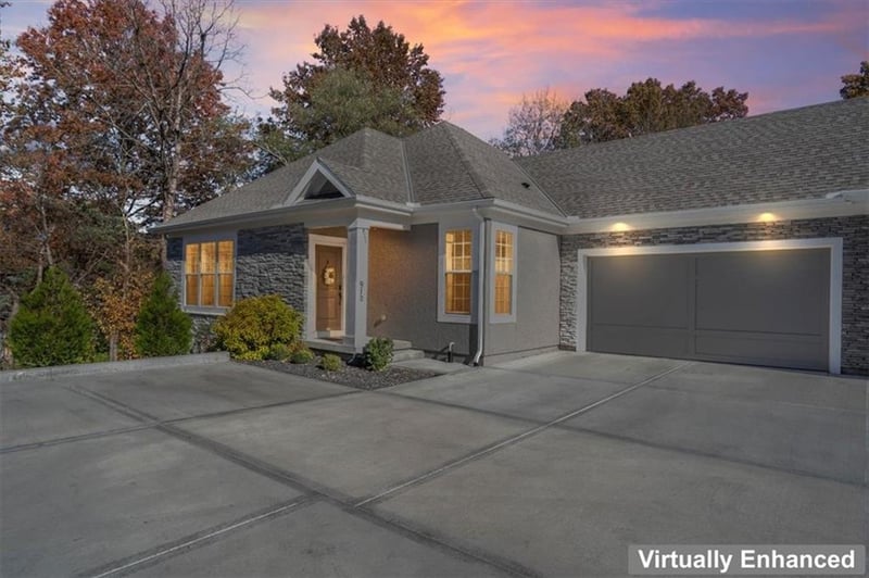 912 110th Ter, Kansas City, MO 64131