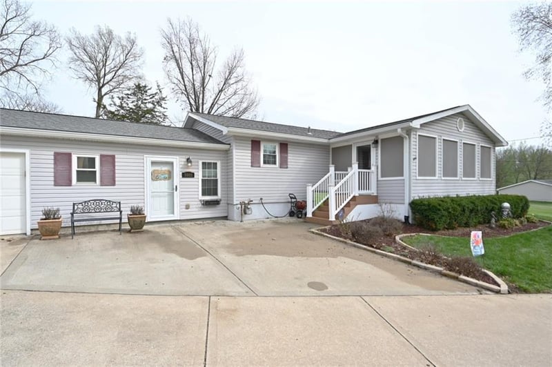 5005 NW Merrimac Ave, Riverside, MO 64150