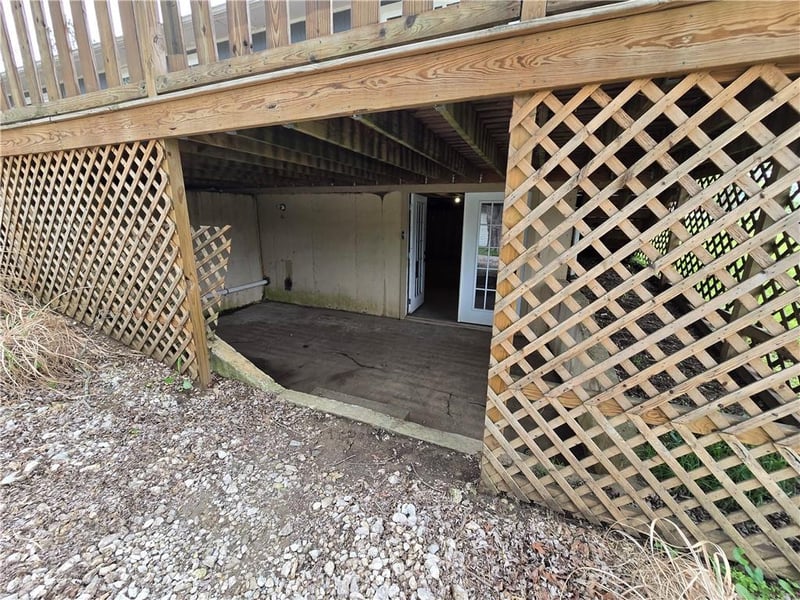 302 Dement St, Mound City, KS 66056