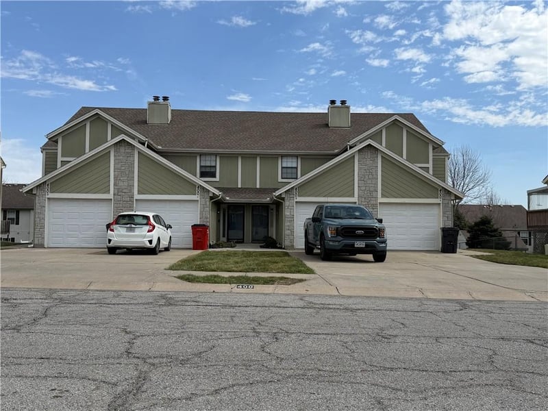400 6th St #B, Blue Springs, MO 64014