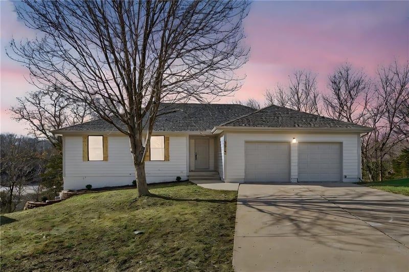 2619 Morningside Dr, Blue Springs, MO 64015