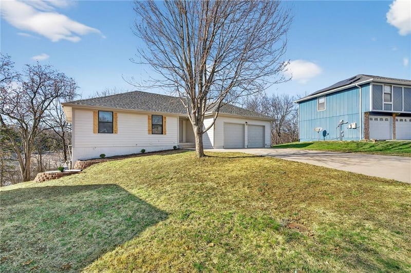 2619 Morningside Dr, Blue Springs, MO 64015
