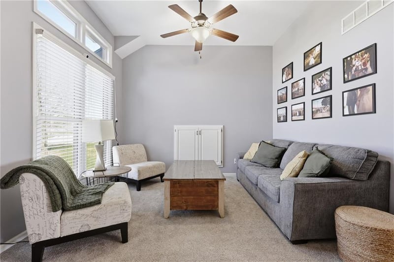 805 109th Ter, Kansas City, MO 64155