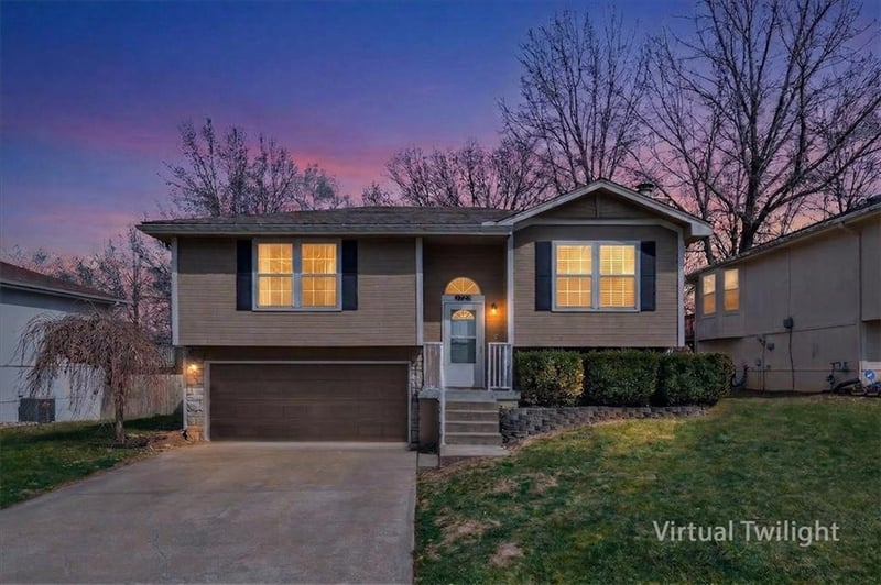 1723 Whitney Dr, Independence, MO 64057