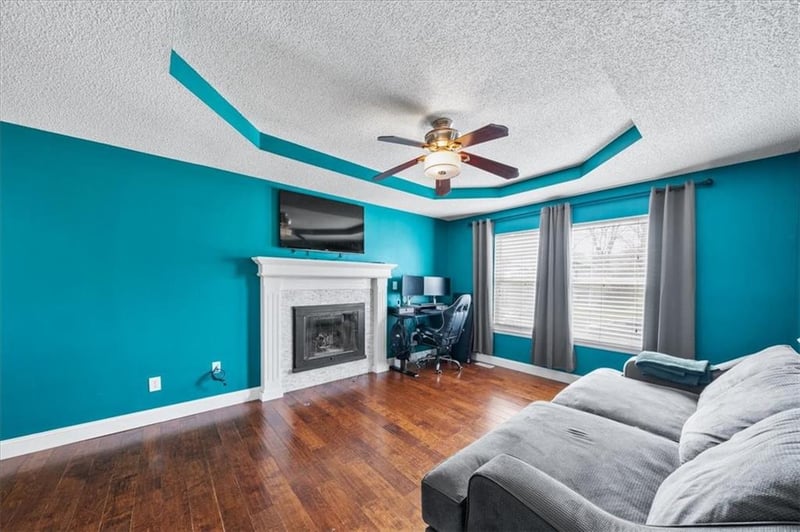 1723 Whitney Dr, Independence, MO 64057