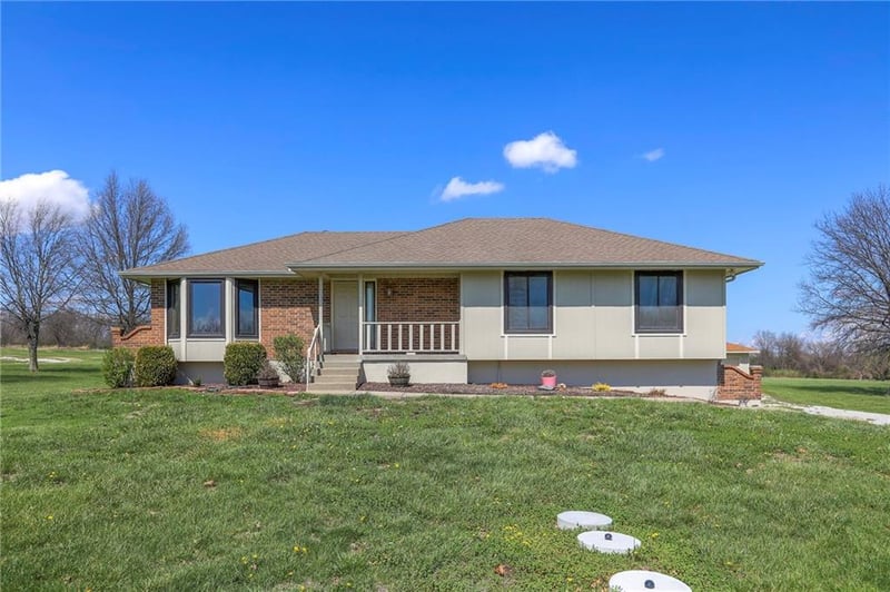13512 E 198th St, Peculiar, MO 64078