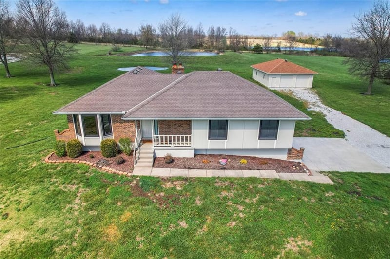 13512 E 198th St, Peculiar, MO 64078