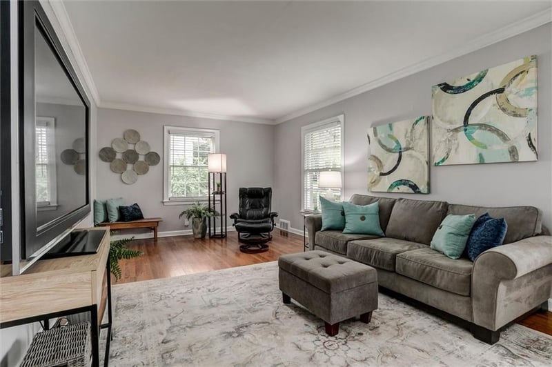 8309 Belleview Ave, Kansas City, MO 64114