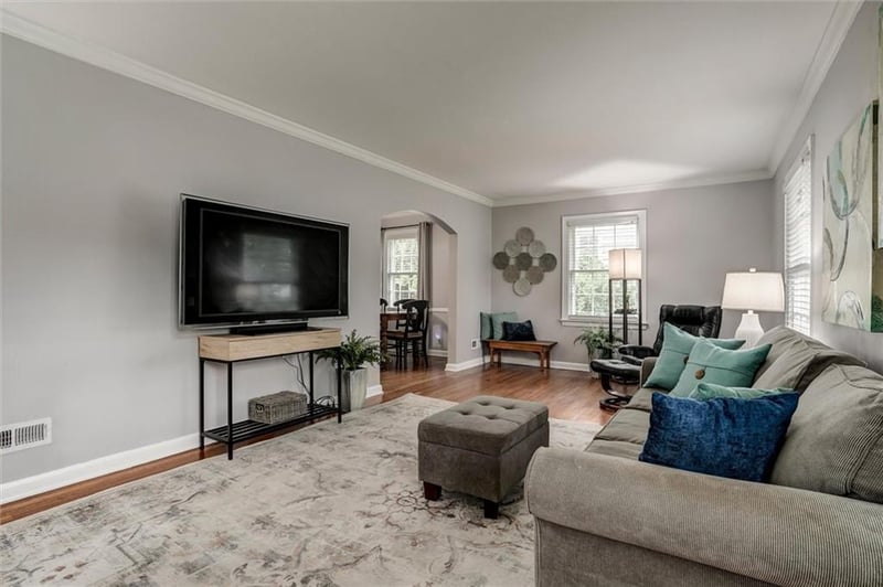 8309 Belleview Ave, Kansas City, MO 64114