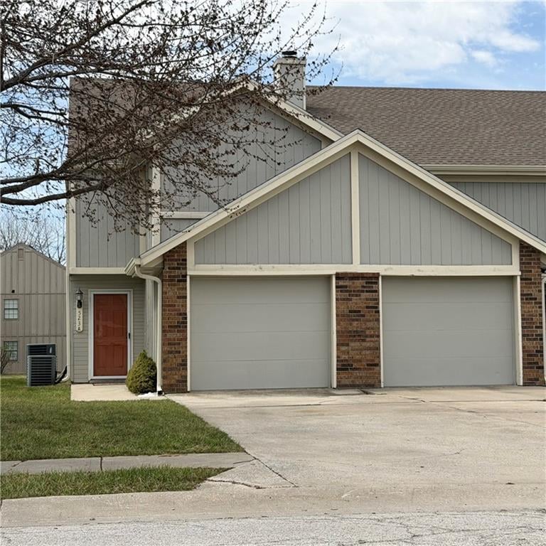 523 6th St #A, Blue Springs, MO 64014