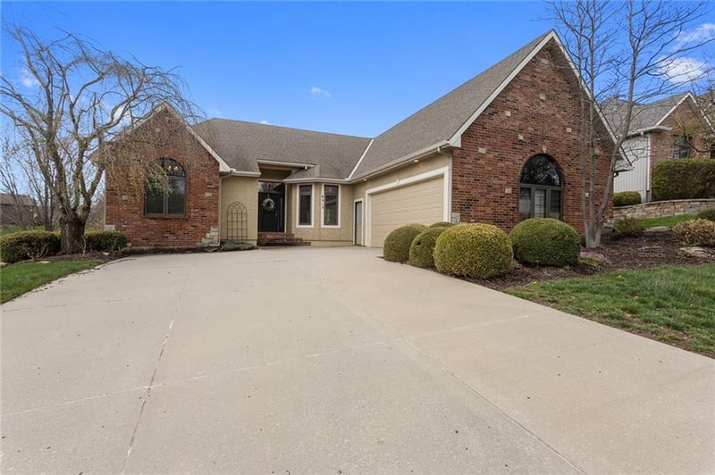 8915 94th Ter, Kansas City, MO 64157