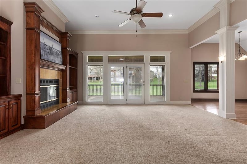 8915 94th Ter, Kansas City, MO 64157