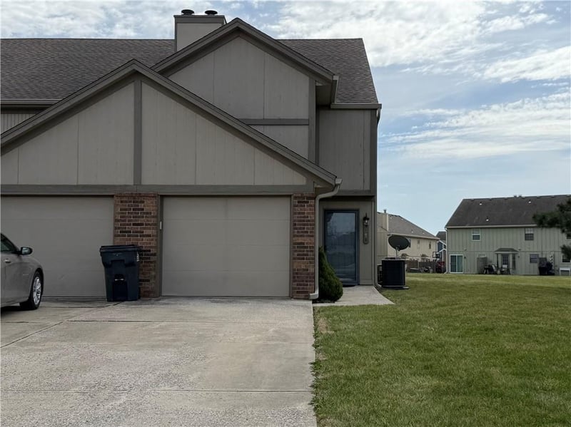 527 6th St #D, Blue Springs, MO 64014