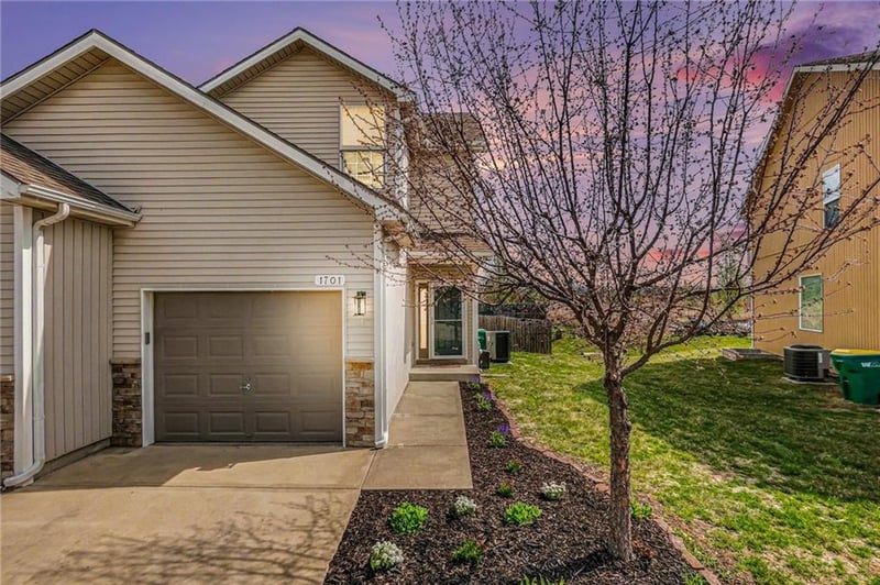 1701 127th St, Kansas City, KS 66109