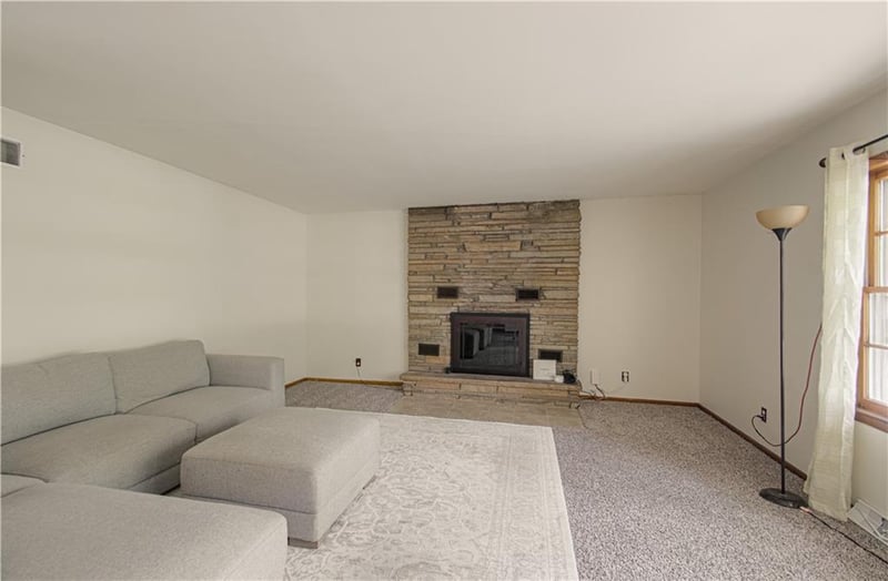 8116 Main St, Kansas City, MO 64118